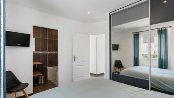 6 Schlafzimmer, Bügeleisen/Bügelbrett, kostenloses WLAN, Bettwäsche