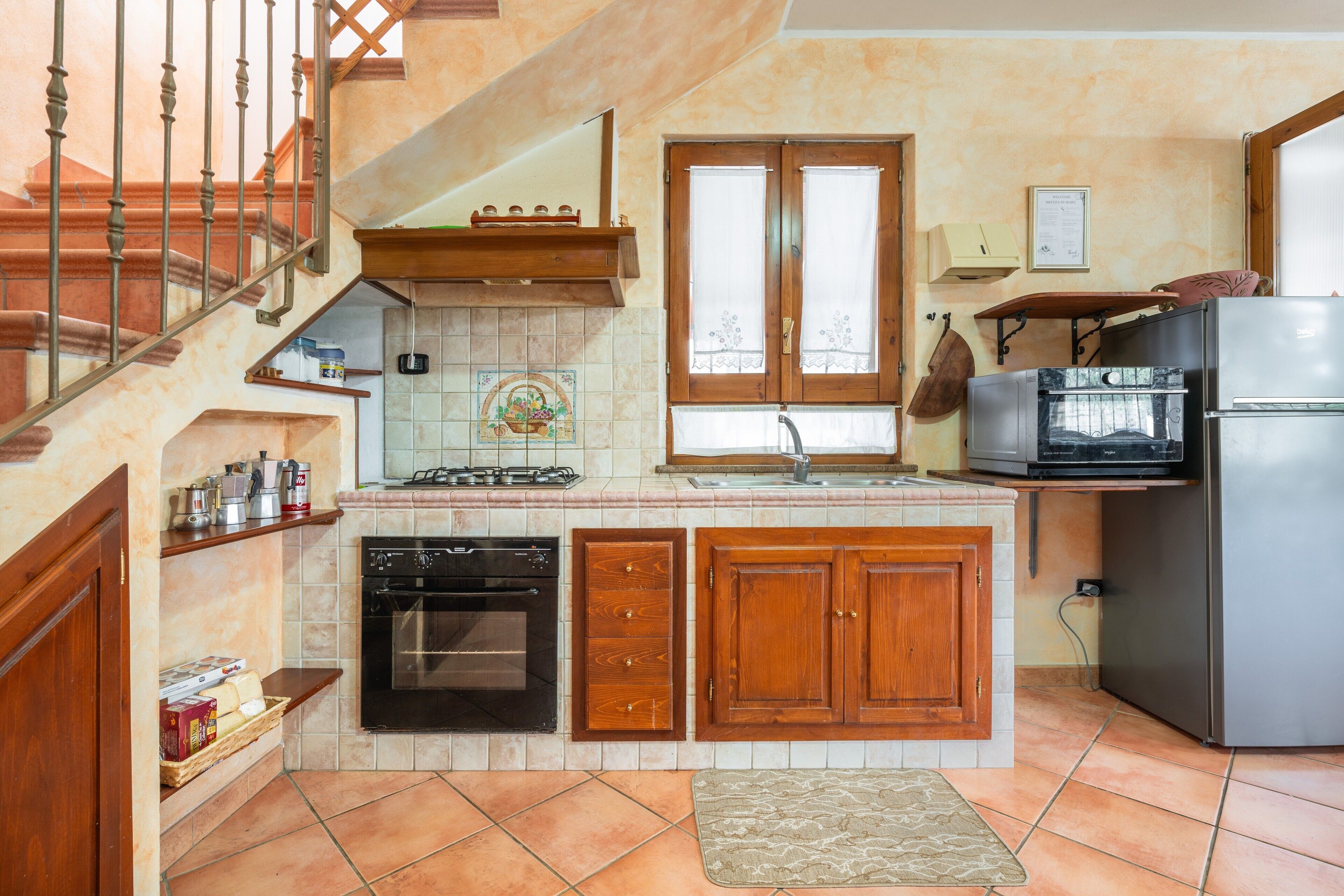 Refrigerador, microondas, horno, placa de cocina