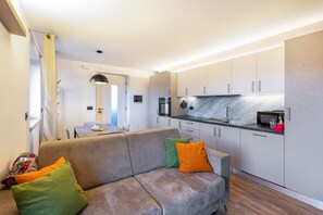 TV - Apartment 'La Sorgente Ville Di Fiemme' with Mountain View, Private Terrace and Wi-Fi (Carano)