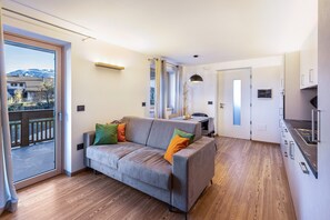 TV - Apartment 'La Sorgente Ville Di Fiemme' with Mountain View, Private Terrace and Wi-Fi (Carano)