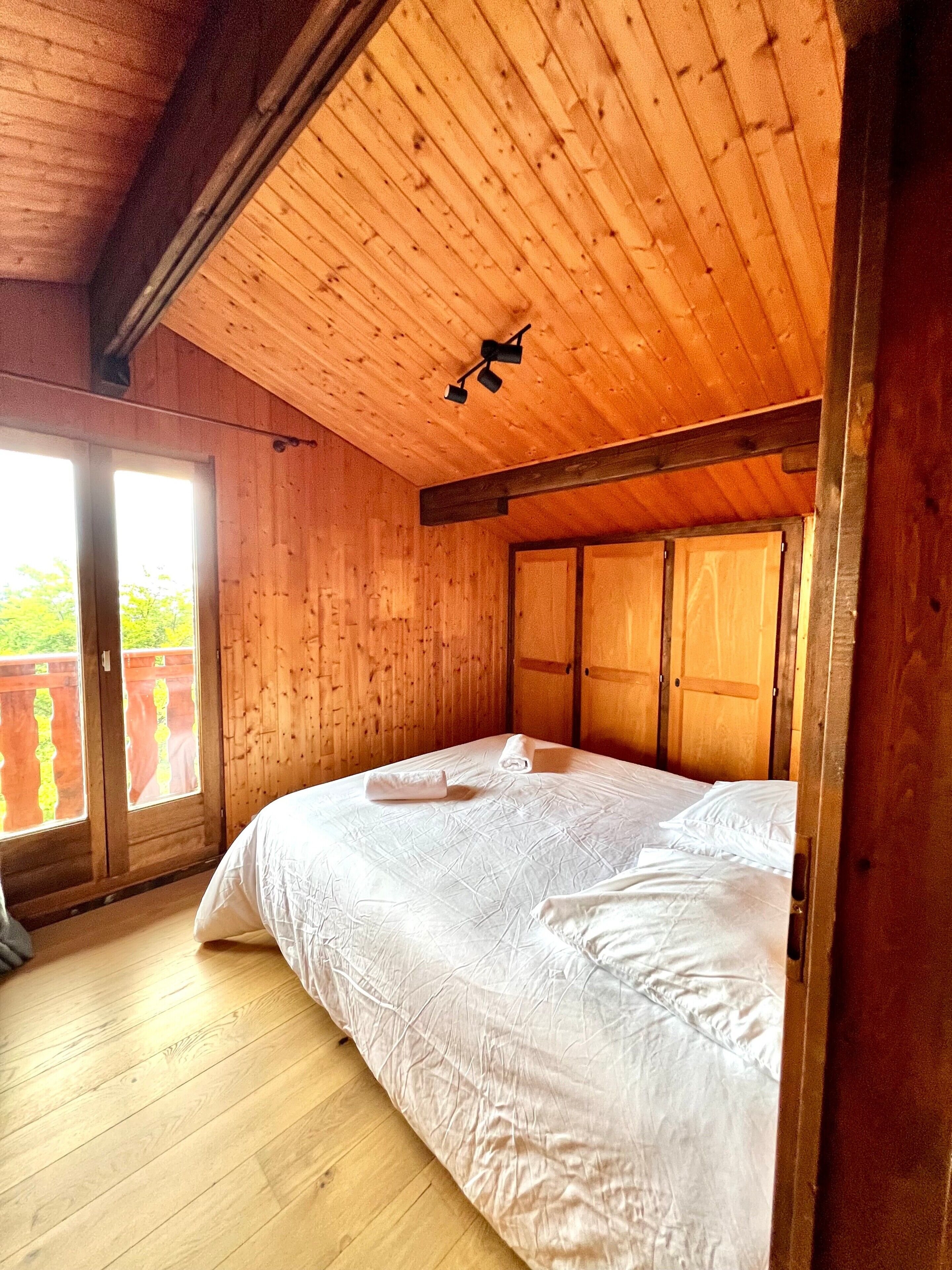 3 chambres, fer et planche à repasser, Wi-Fi gratuit, draps fournis