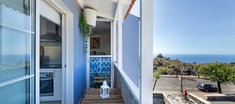 Apartment 'Apartamento El Almendro' with Sea View, Balcony and Wi-Fi