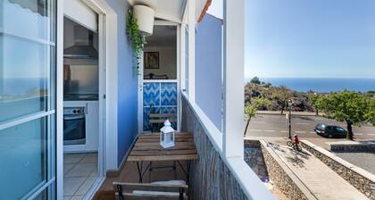 Apartment 'Apartamento El Almendro' with Sea View, Balcony and Wi-Fi