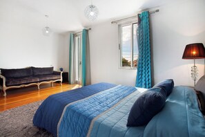 3 slaapkamers, een strijkplank/strijkijzer, gratis wifi, beddengoed