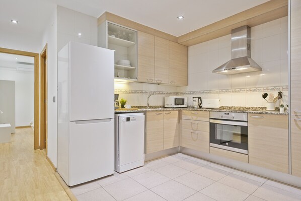 Fridge, microwave, oven, dishwasher