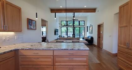 Lucky Star Cabin, A Mountain Modern Winthrop home on the Methow Trails system!