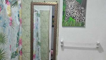 Classic Room, Private Bathroom (Air-conditioning) | Bathroom