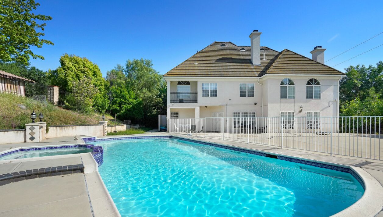 Captivating Chateau Getaway in Covina