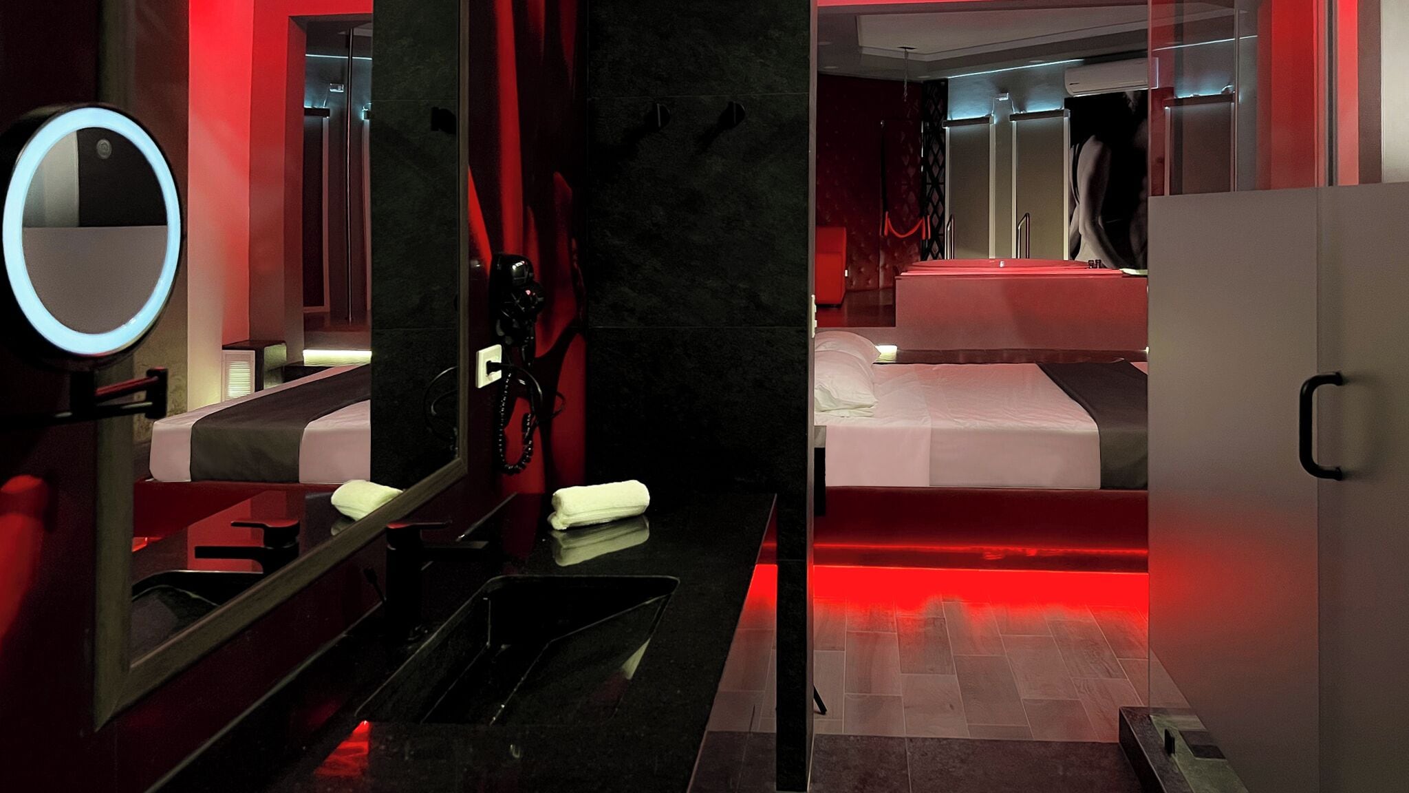 Habitación superior, hidromasaje | Ropa de cama de alta calidad, edredón y decoración personalizada 