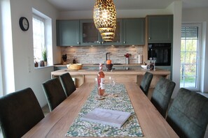 Unclassified image, 5 of 30, button