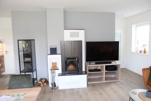 Unclassified image, 3 of 30, button