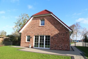 Exterior - Strandmeerchen - Neues Ferienhaus mit Hundeerlaubnis in Hilgenriedersiel! (Hagermarsch)
