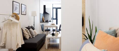 Iron/ironing board, travel crib, WiFi, bed sheets