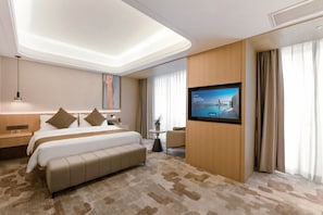 Deluxe-Suite, 1 Schlafzimmer | Minibar, Zimmersafe, Schreibtisch, kostenloses WLAN
