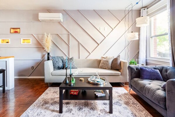 Smart TV - Stylish 1bd Apt near H. St & Eastern Market (Washington)