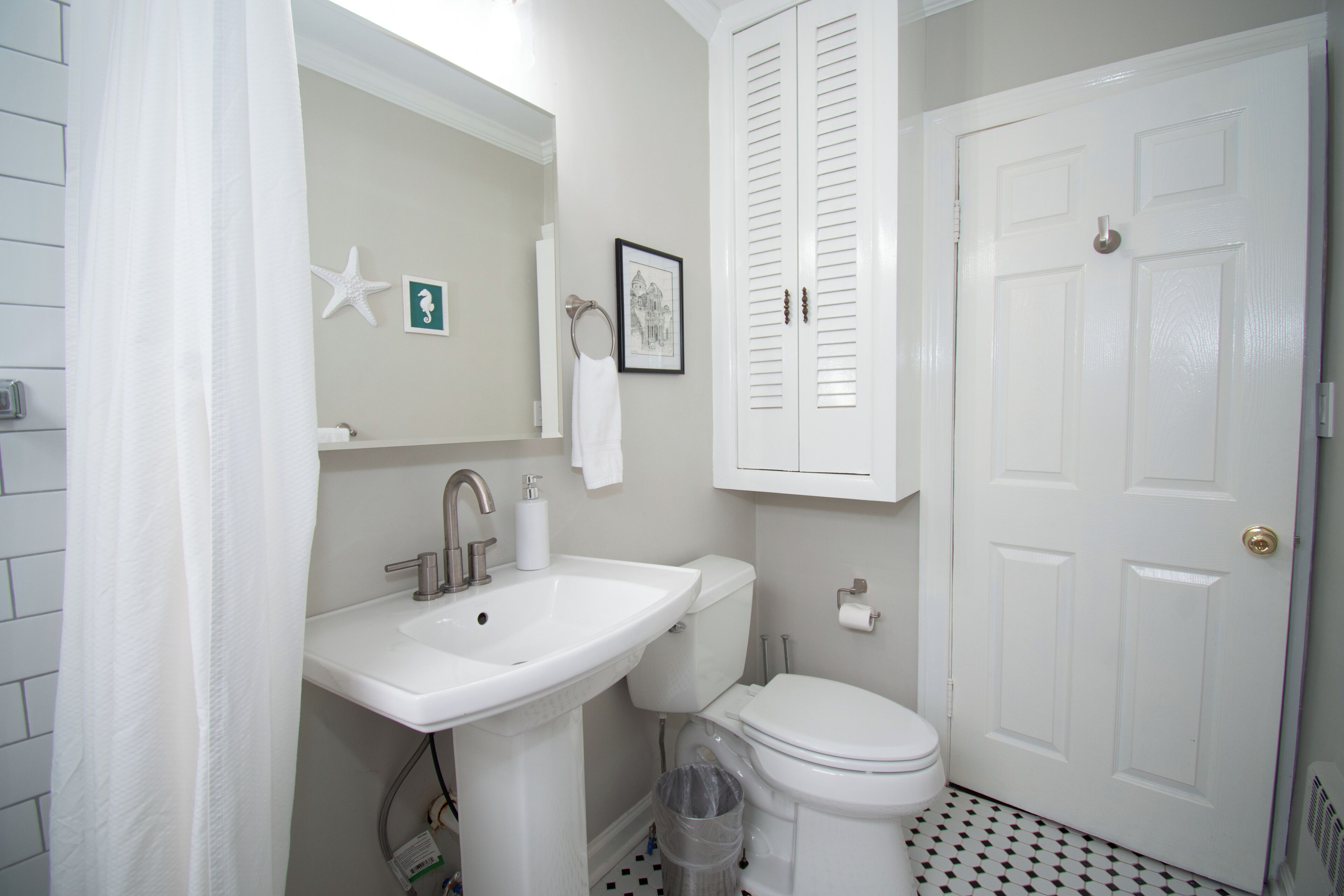 Handtücher, Seife, Toilettenpapier