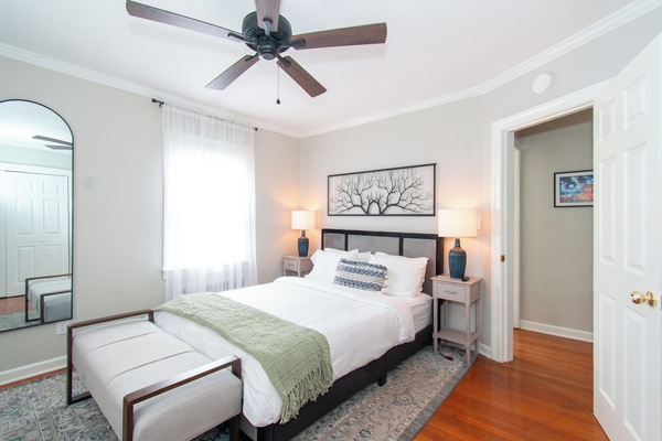 1 habitación, tabla de planchar con plancha, wifi y ropa de cama