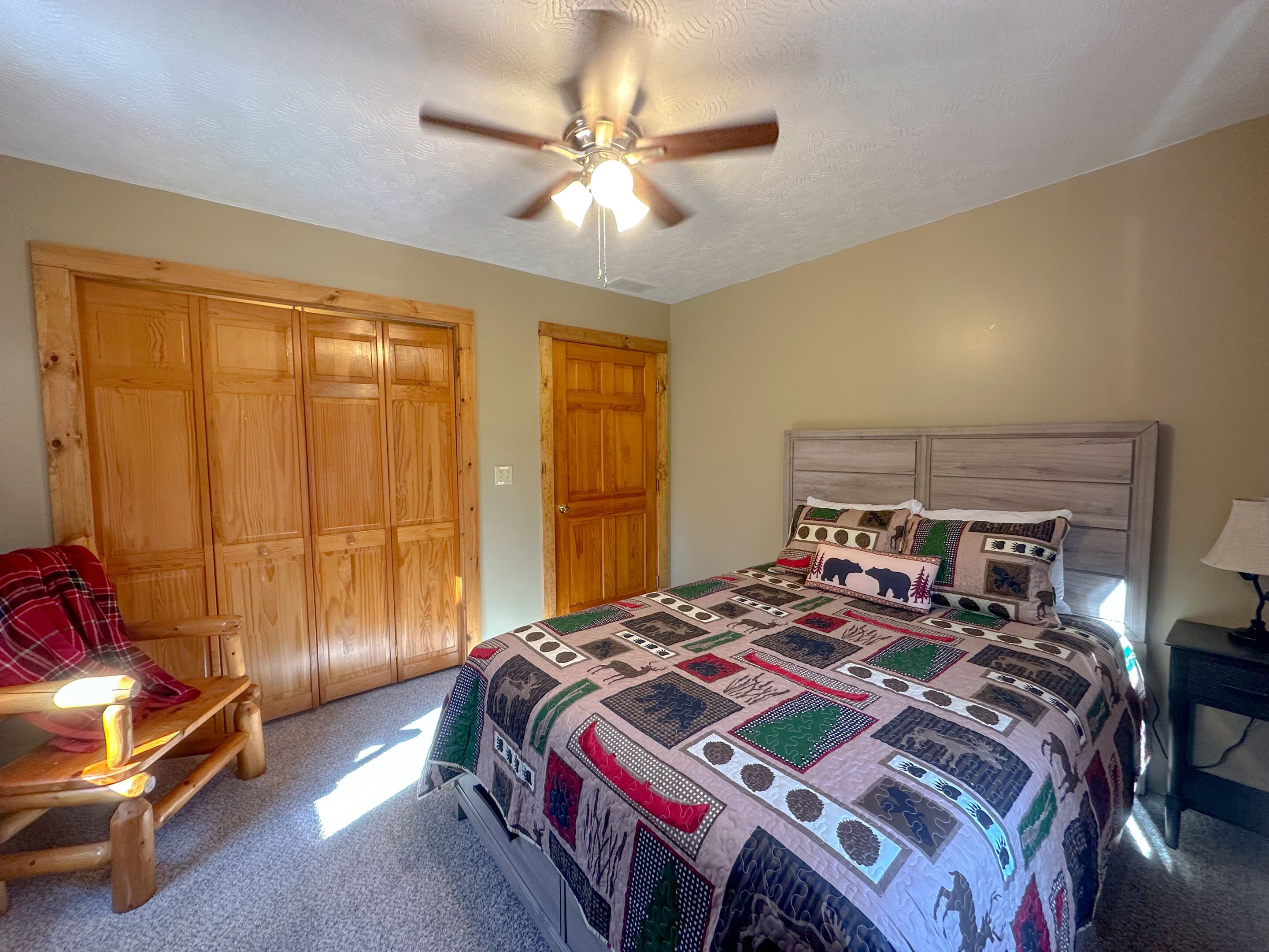 5 bedrooms, desk, iron/ironing board, free WiFi