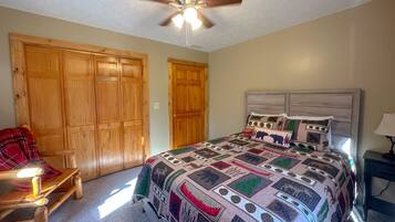 5 bedrooms, desk, iron/ironing board, free WiFi