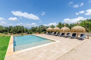 Pool - Cal Tio 4 YourHouse, lovely apartment in a farmhouse with shared pool (Costitx)