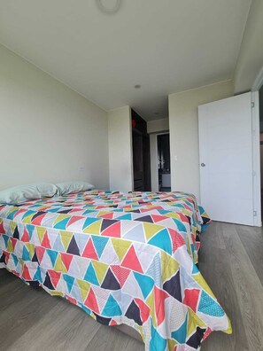 2 dormitorios, tabla de planchar con plancha, wifi y ropa de cama