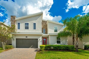 Exterior - New - Sleeps 21 - Champions Gate Hyperdrive House (Kissimmee)