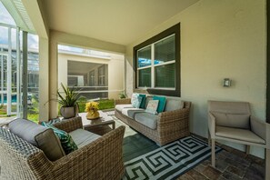 Smart TV, videojuegos, reproductor de DVD, futbolito