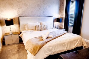 9 habitaciones, escritorio, tabla de planchar con plancha y wifi gratis 