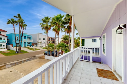 Charming coastal escape with balcony, patio, & firepit - steps to the beach