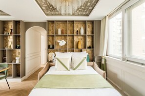 4 Schlafzimmer, Schreibtisch, Bügeleisen/Bügelbrett, Reisekinderbett