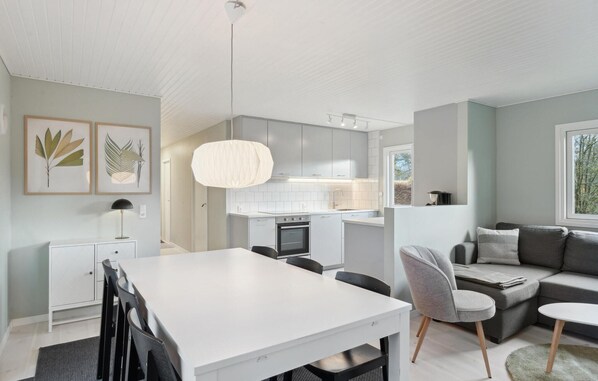 Interior - Gorgeous home in Fårvang with WiFi (Fårvang)