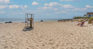Beach - Family Retreat West Harwich with deck  and large backyard (Harwich)