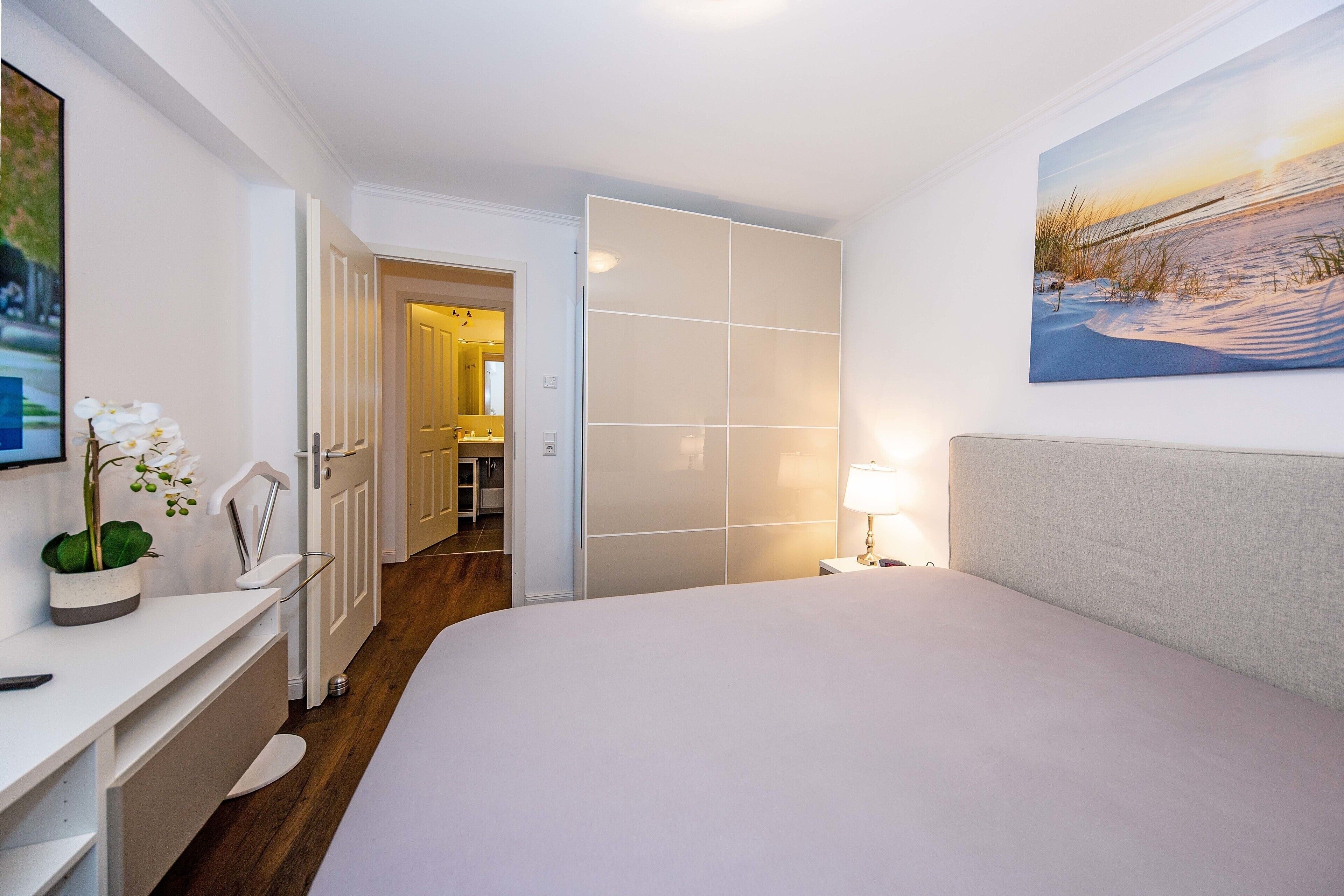 1 chambre, chambres insonorisées, fer et planche à repasser