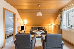 Fernseher, Stereoanlage