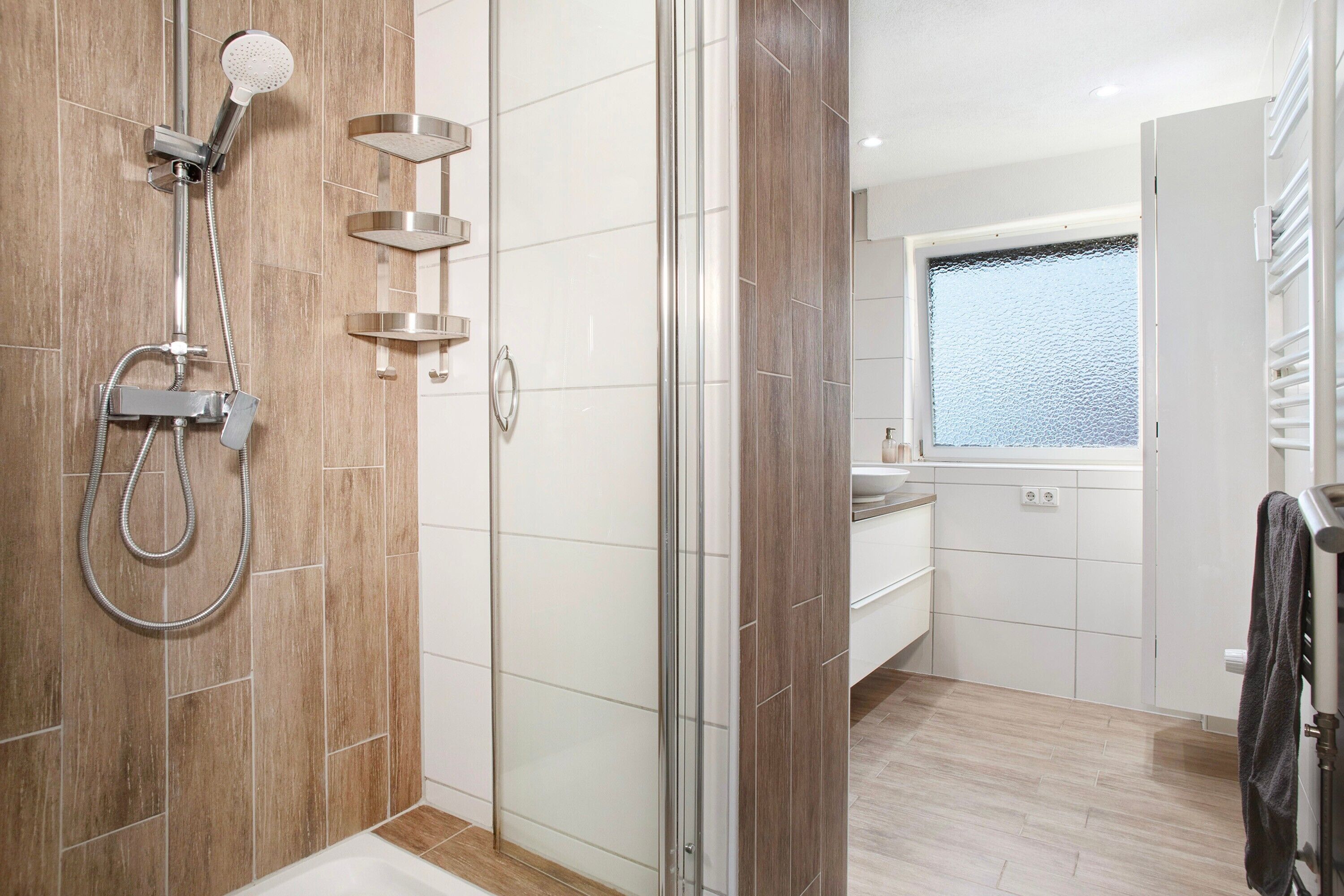 Shower, towels