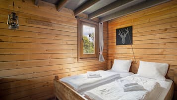 3 bedrooms, bed sheets