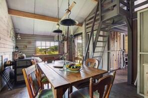 Dining - Apartment 'Ferienhütte Berken' with Private Terrace & Shared Garden – Holiday without electricity (Schmallenberg)