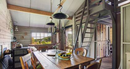Apartment 'Ferienhütte Berken' with Private Terrace & Shared Garden – Holiday without electricity