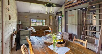 Apartment 'Ferienhütte Bauken' with Private Terrace & Shared Garden – Holiday without electricity