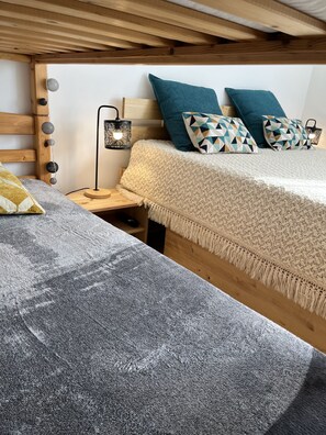 Iron/ironing board, free WiFi, bed sheets, wheelchair access