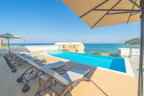 3 bedrooms - Villa Halcyon in St Stefanos Bay (Corfu)