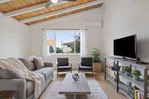 Smart TV, books