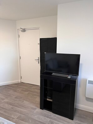 Interior - Cozy and stylish studio in Maidstone Kent town centre  (Maidstone)