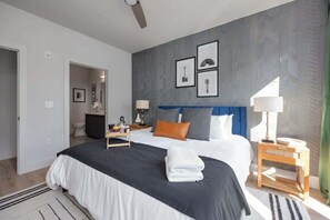 1 dormitorio, tabla de planchar con plancha, wifi gratis y ropa de cama