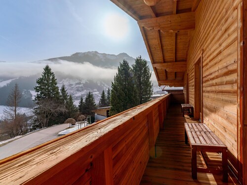 Freistehendes Chalet mit Wellness und Kaminofen