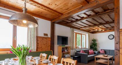Freistehendes Chalet mit Wellness und Kaminofen