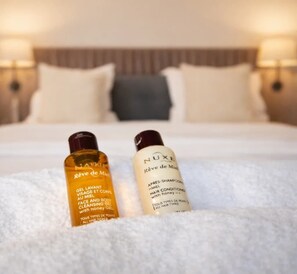 Unclassified image, 2 of 25, button - Central Parisian flat near Montparnasse (Paris)