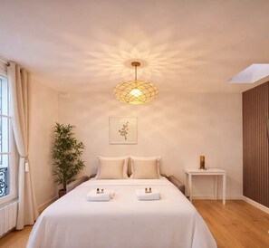 Unclassified image, 5 of 25, button - Central Parisian flat near Montparnasse (Paris)