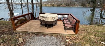 Down Time on Lake of Egypt!  Fishing, boating, wineries, hiking, relaxing!