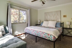 4 bedrooms, desk, internet, bed sheets - Spacious Reno Vacation Rental ~ 3 Mi to MidTown! (Reno)